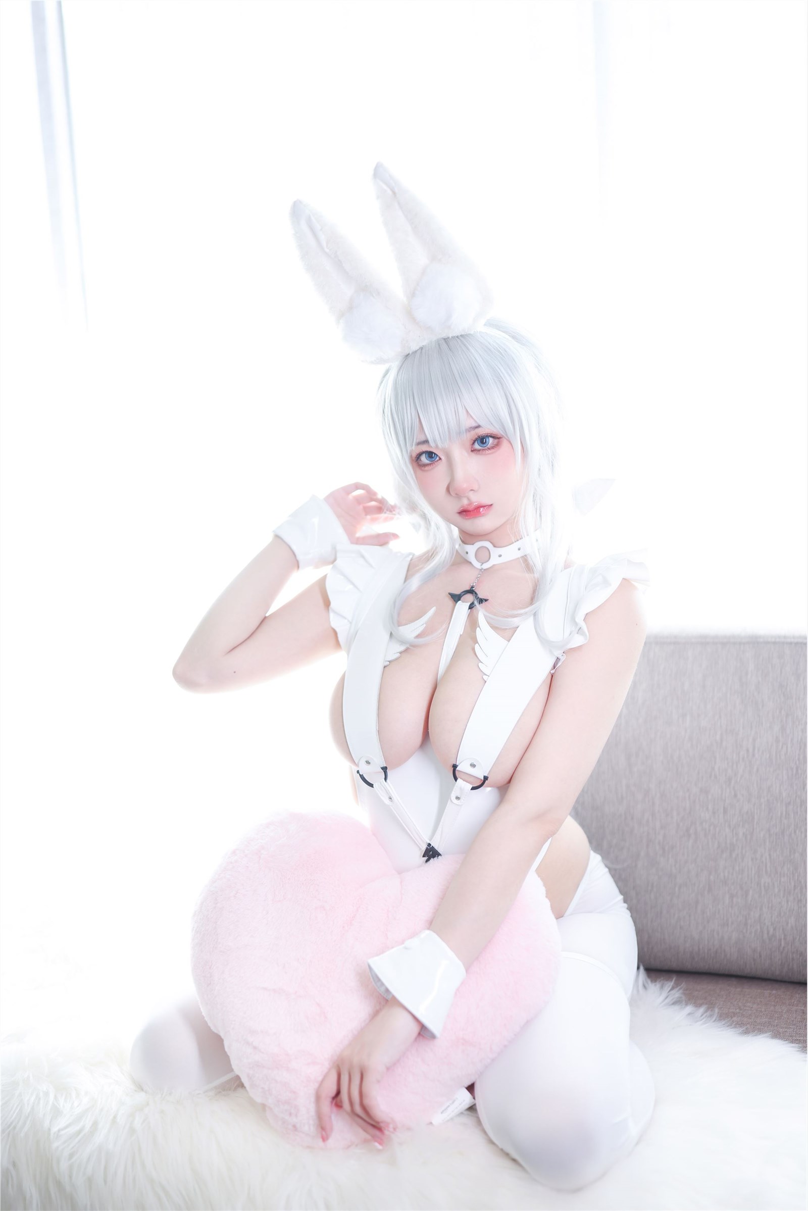 Wendydydy_ Soy Sauce - Poisonous and Lazy White Rabbit(12)